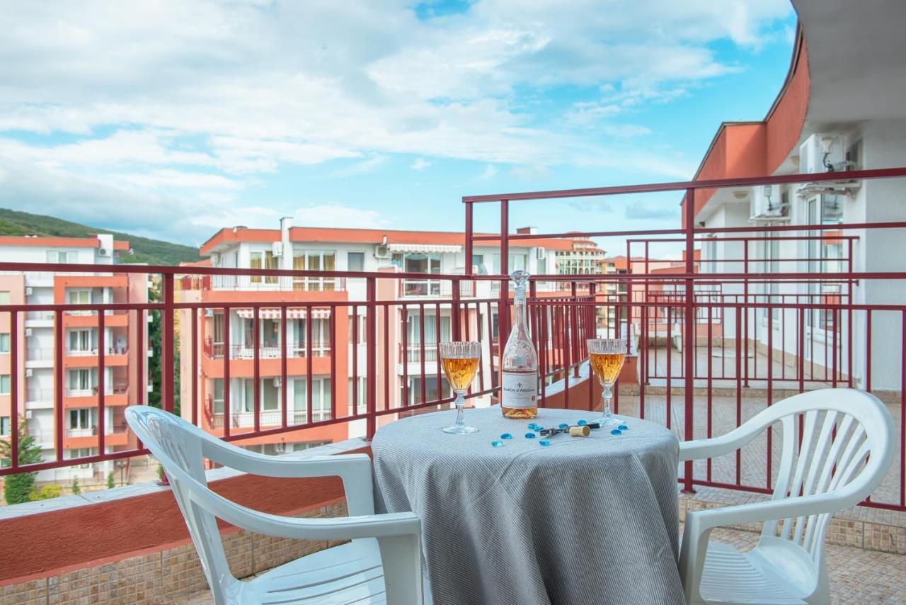 Privilege Beach Apartments Święty Włas Zewnętrze zdjęcie
