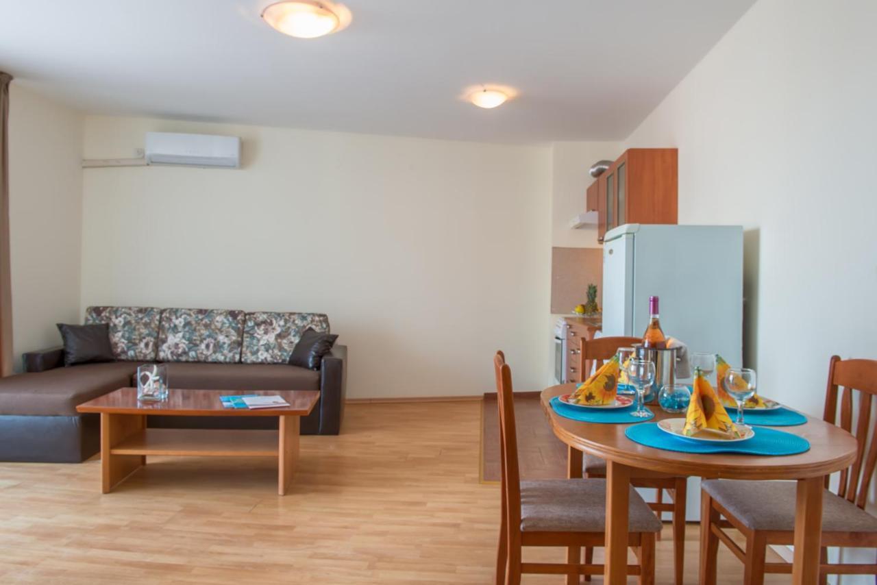 Privilege Beach Apartments Święty Włas Zewnętrze zdjęcie
