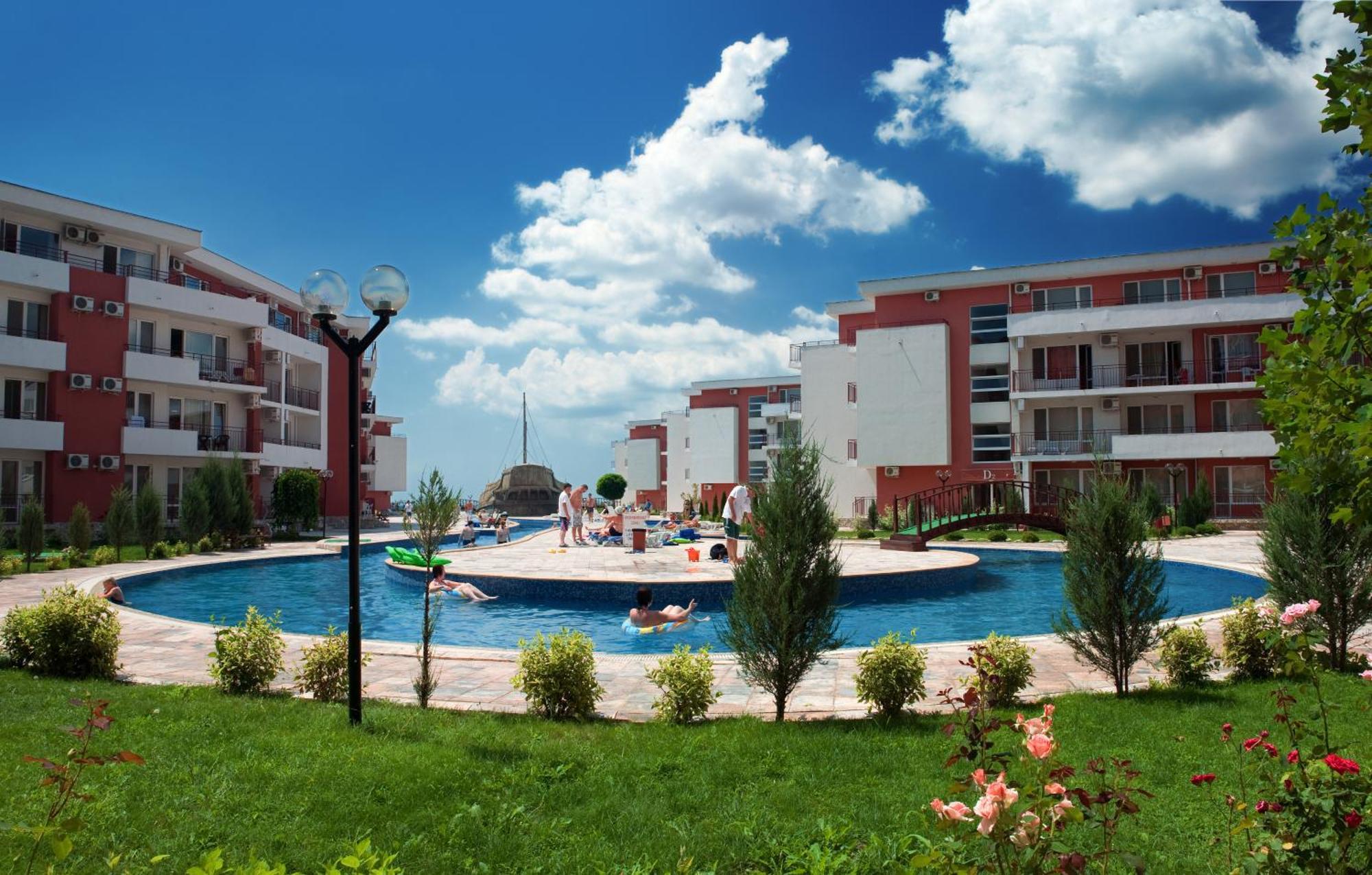 Privilege Beach Apartments Święty Włas Zewnętrze zdjęcie